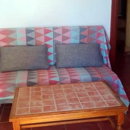Charming House In Triquivijate With Garden Hébergement de vacances